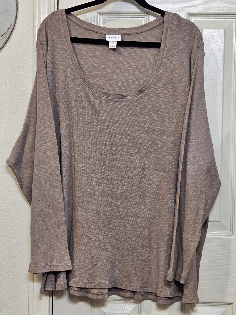 Ava & Viv Scoop Neck Long Sleeve Top in Taupe Heather